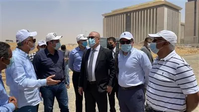 وزير الإسكان يتفقد «جاردن سيتي الجديدة» والحي الحكومي بالعاصمة الإدارية