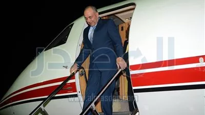 الفريق محمود حجازى يعود إلى أرض الوطن بعد زيارة رسمية لدولة الإمارات