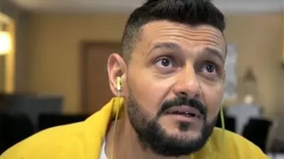 فيديو: رمز جلال يندهش من اختباء أنطونيو بانديراس 