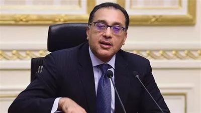مدبولي يستعرض جهود لجنة الاستغاثات الطبية خلال أبريل