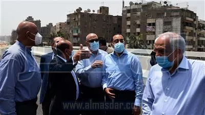 رئيس الوزراء يتفقد الأعمال بمحور محمد أنور السادات