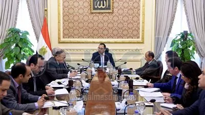 رئيس الوزراء يبحث خطط توطين صناعة السيارات الكهربائية فى مصر 