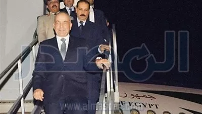 الفريق محمود حجازى يعود إلى مصر بعد زيارته لفرنسا لبحث التعاون بين البلدين