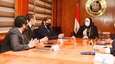 جامع تبحث مع وفد «بي إس إتش» العالمية تلبية احتياجات السوق من الأجهزة المنزلية