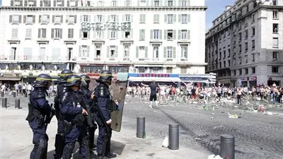 صحف فرنسية وبريطانية تصف أعمال العنف قبل مباراة روسيا وإنجلترا بـ