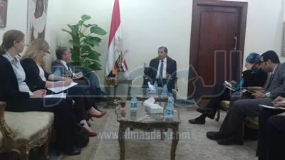 وزير البيئة يبحث مع السفير الألمانى بالقاهرة سبل التعاون المشترك فى مجال إدارة المخلفات 