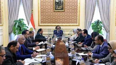 مدبولي يتابع مع وزيري المالية والصحة تطبيق «التأمين الصحي» ببورسعيد