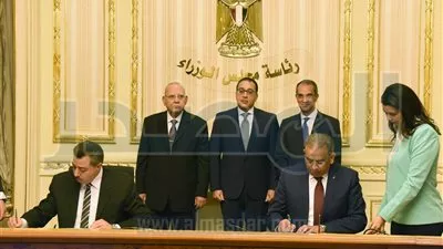 «البريد» توقع بروتوكول تعاون لميكنة خدمات التوثيق بـ«الشهر العقارى» 