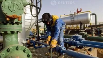 الجزائر تتوقع هبوط دخل الطاقة والاحتياطيات في 2016