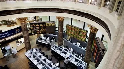 البورصة تواصل تراجعها وتخسر2,3 مليارجنيه بمنتصف التعاملات