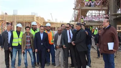 رئيس الوزراء يتفقد المشروعات الجارى تنفيذها بالعاصمة الإدارية الجديدة 