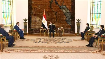 السيسي يتسلم وسام استحقاق اللجنة الأولمبية الإفريقية
