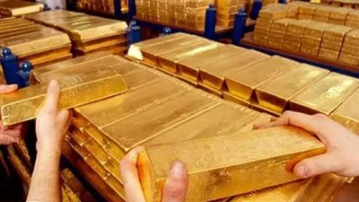 الذهب يتراجع في ظل ترقب نتائج اجتماع 