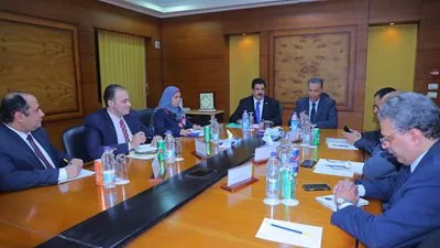 وزير النقل يبحث مع محافظ القليوبية المشروعات الخدمية والاستثمارية