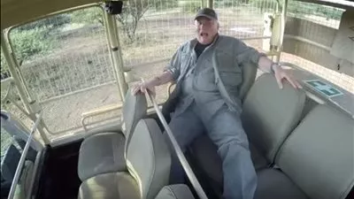 شاهد: انهيار وسباب عزت أبو عوف لحظة هجوم أسود 