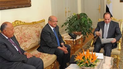تفاصيل لقاء السيسي وزير خارجية الجزائر