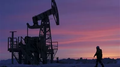 روسيا تخفض إنتاجها النفطى بمقدار 100 ألف برميل يوميا 