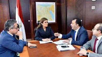 سحر نصر تناقش مع محافظ الأقصر إنشاء منطقتين استثماريتين