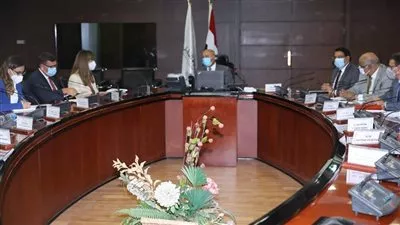 وزير النقل يبحث مع وفد البنك الأوروبي موقف المشروعات المشتركة