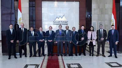«مدبولى» يبحث مع رئيس البورصة استراتيجية تطوير سوق المال