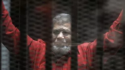 المؤبد لمرسي والإعدام لـ6 متهمين في 