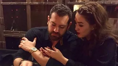 مصدر أمني يوضح حقيقة ضبط عمرو يوسف وكندة لحيازتهما مخدرات (فيديو)