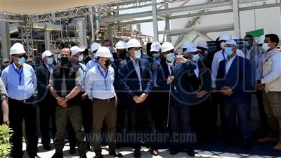 رئيس الوزراء يتفقد محطة سونكر للصب السائل بتكلفة 450 مليون دولار
