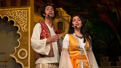 احتفالية بمناسبة تخطى إيرادات عرض 