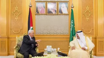 خادم الحرمين الشريفين يستقبل الرئيس الفلسطيني بجدة