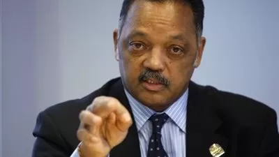 زعيم الحقوق الأمريكية يطالب باستقالة قائد شرطة شيكاجو بسبب شاب أسود