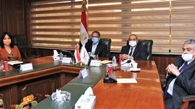 وزيرا الطيران المدني والسياحة يتفقان على تذليل العقبات أمام المستثمرين