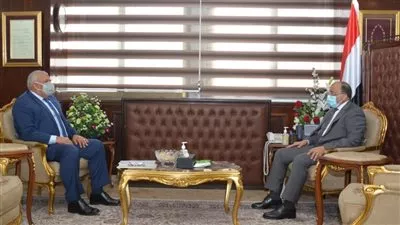 وزير التنمية المحلية يتابع تنفيذ المشروعات التنموية والخدمية في الوادي الجديد