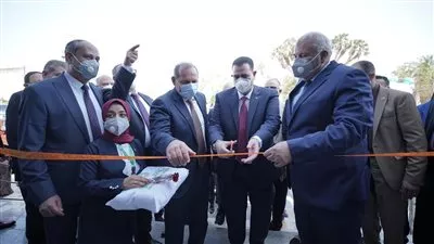 البنك الأهلي المصري يفتتح فرعًا جديدًا في مدينة الداخلة  