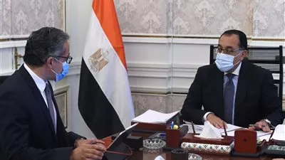 رئيس الوزراء يتابع موقف حركة السياحة الوافدة إلى مصر