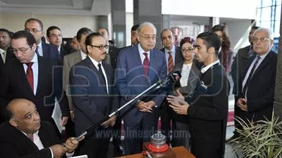 بالصور .. جولة لرئيس الوزراء بالقرية الذكية عقب اجتماعه مع وزير الاتصالات