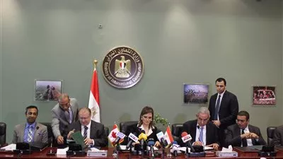 وزيرا التعاون الدولي والتجارة يوقعان منحة بـ10,7 مليون دولار 