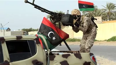 الجيش الليبي يتقدم نحو آخر معاقل القاعدة وداعش في بنغازي