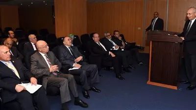 رئيس الوزراء يبحث آلية تحويل مجرى النيل الرئيسي 