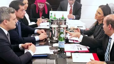 سحر نصر تبحث مع مسئولي شركات إيطالية الاستثمار بمصر