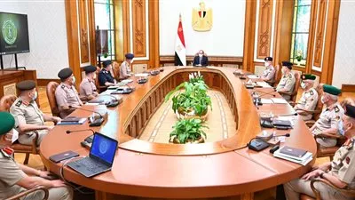 السيسي يبحث خطة القيادة العامة لتطوير ورفع كفاءة القوات المسلحة