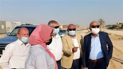 مسئولو «الإسكان» يتابعون تطوير الطرق ومنظومة الصرف الصحي بالقاهرة الجديدة