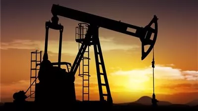 تخفيضات «أوبك» تدعم أسعار النفط