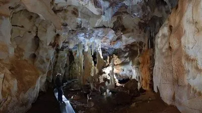 اكتشاف كهف عاش فيه أول إنسان وصل إلى أوروبا الغربية