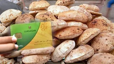 وزير التموين يدعو المواطنين لعدم صرف نقاط الخبز من أول يوم