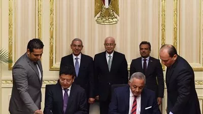 مصر توقع مذكرة تفاهم مع شركة سنغافورية لإنشاء مدينة صناعية بالفيوم