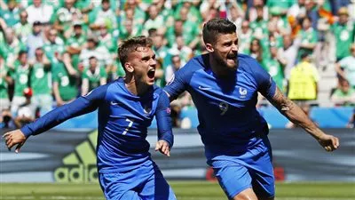 فيديو: فرنسا تبدد أحلام أيرلندا وتبلغ ربع نهائي اليورو 