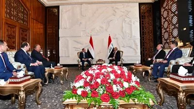 السيسي يلتقي رئيس جمهورية العراق في بغداد