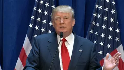 مرشح للرئاسة الأمريكية يسخر من قرار 