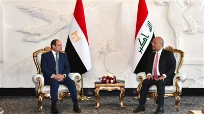 السيسي يلتقي مصطفى الكاظمي في القصر الحكومي ببغداد