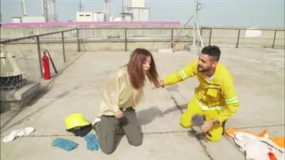 شاهد: رامز جلال يطرح سميرة سعيد أرضًا بعد وصلة من السخرية